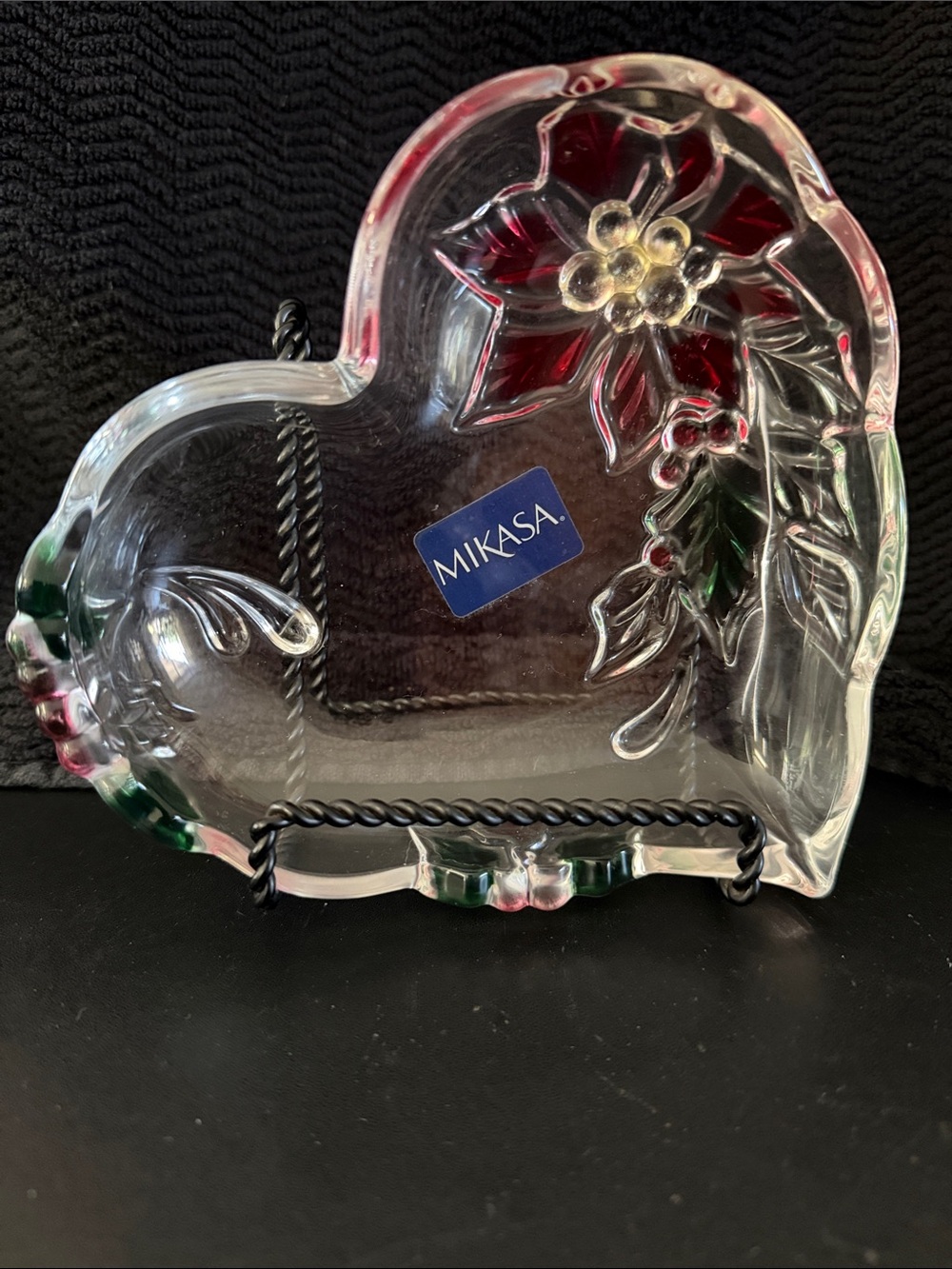 Mikasa Christmas Poinsettia Heart
Dish 6.35"